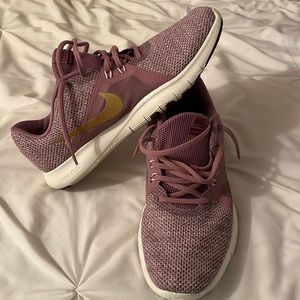 Nike women’s training sneaker. Light & beautiful colors